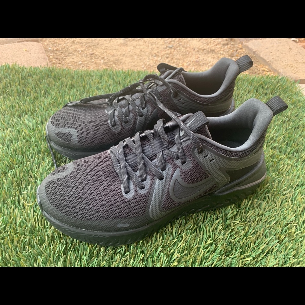 Women’s Nike React Running Shoes sz 8